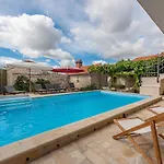 Torine Zadarvillas *