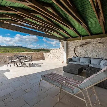 Torine Zadarvillas Zapuzane