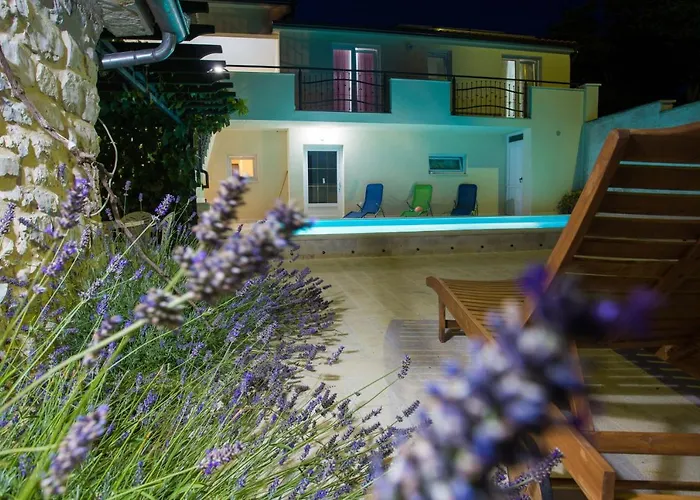 Torine Zadarvillas Zapuzane