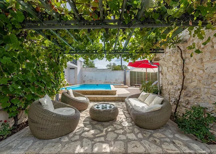 Torine Zadarvillas
