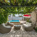 Torine Zadarvillas