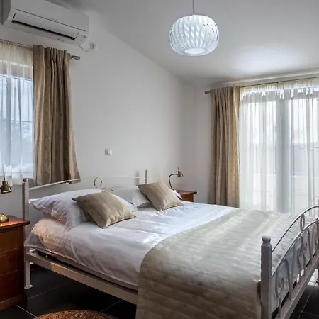 别墅 Torine Zadarvillas *