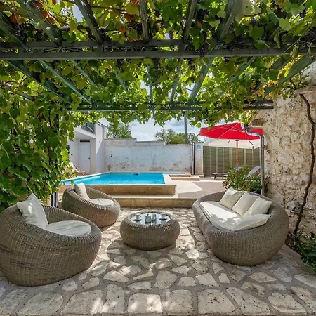 Torine Zadarvillas