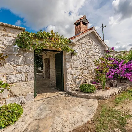 Torine Zadarvillas